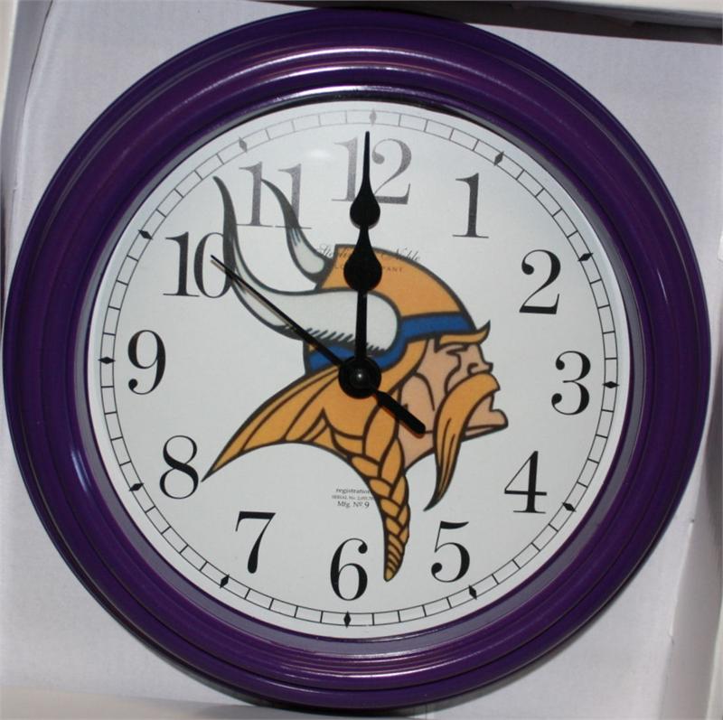 Minnesota Vikings Round Clock